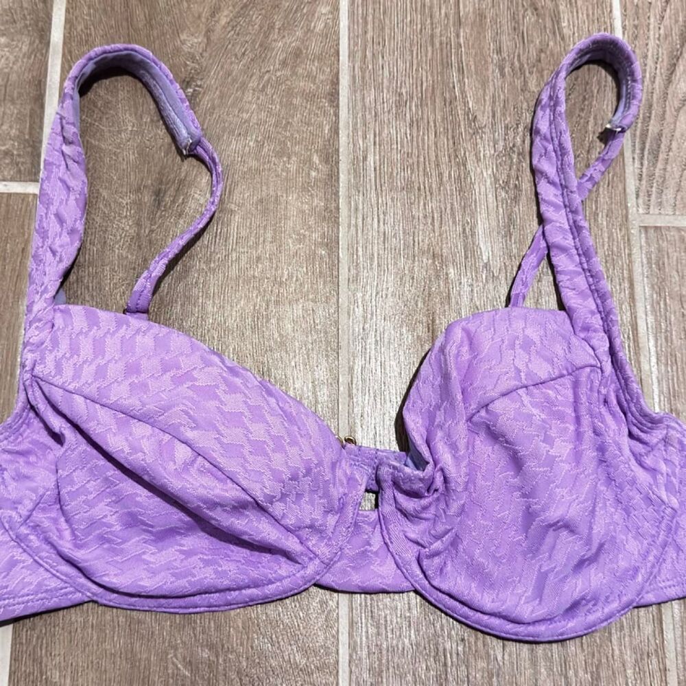 No-boundaries Women's Purple Bikini-top